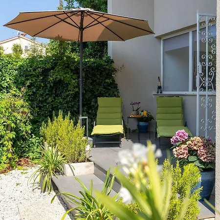 펜션 Exquisites Mit Privatem Garten, Liegen, Kinderstuhl, Waschmaschine - Nur 700 Meter Zum