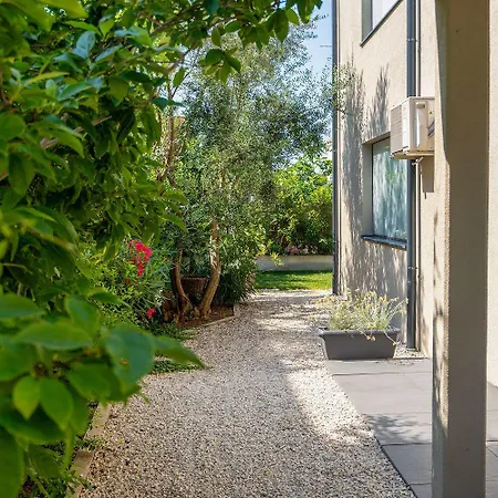 Exquisites Mit Privatem Garten, Liegen, Kinderstuhl, Waschmaschine - Nur 700 Meter Zum Holiday home *
