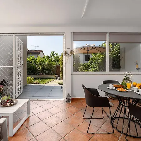 펜션 Exquisites Mit Privatem Garten, Liegen, Kinderstuhl, Waschmaschine - Nur 700 Meter Zum